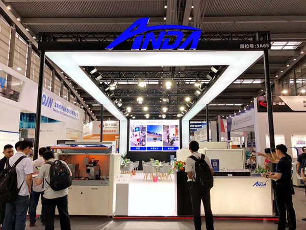 实时报道】聚焦尊龙凯时｜3D曲面玻璃展