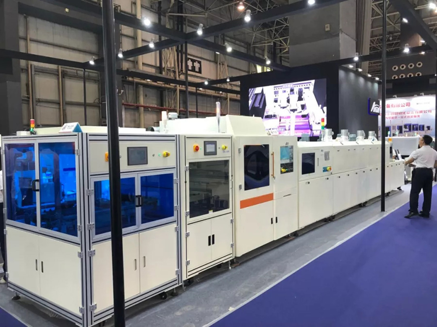 尊龙凯时坚持自主创新，多部设备首次公开亮相 | 电子制造自动化展报道