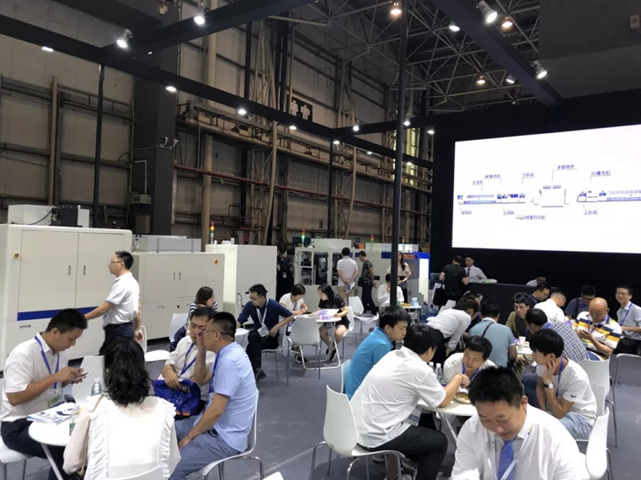 尊龙凯时坚持自主创新，多部设备首次公开亮相 | 电子制造自动化展报道